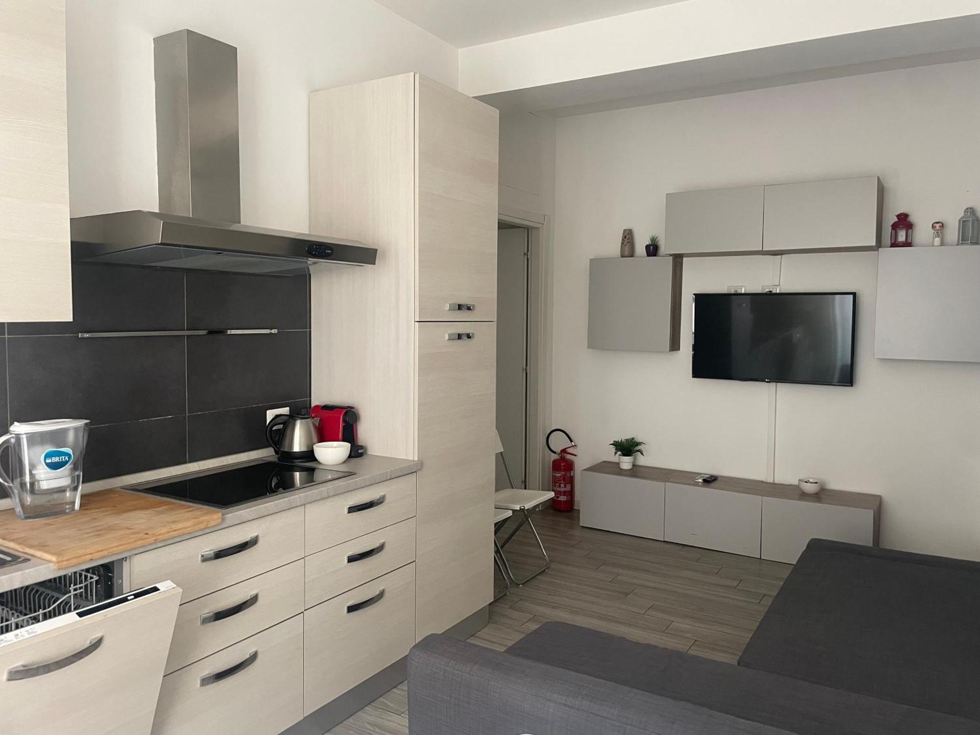 Gardone Apartment - Ampio Appartamento Con 2 Camere Da Letto - Comodo Per Duomo! Milan Bagian luar foto