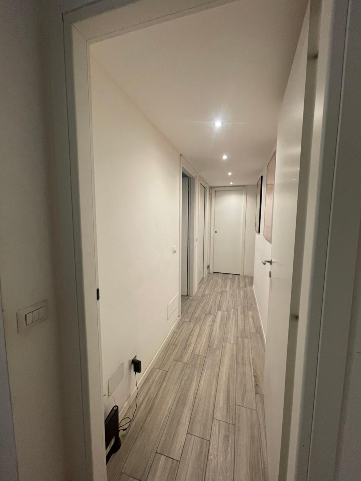 Gardone Apartment - Ampio Appartamento Con 2 Camere Da Letto - Comodo Per Duomo! Milan Bagian luar foto