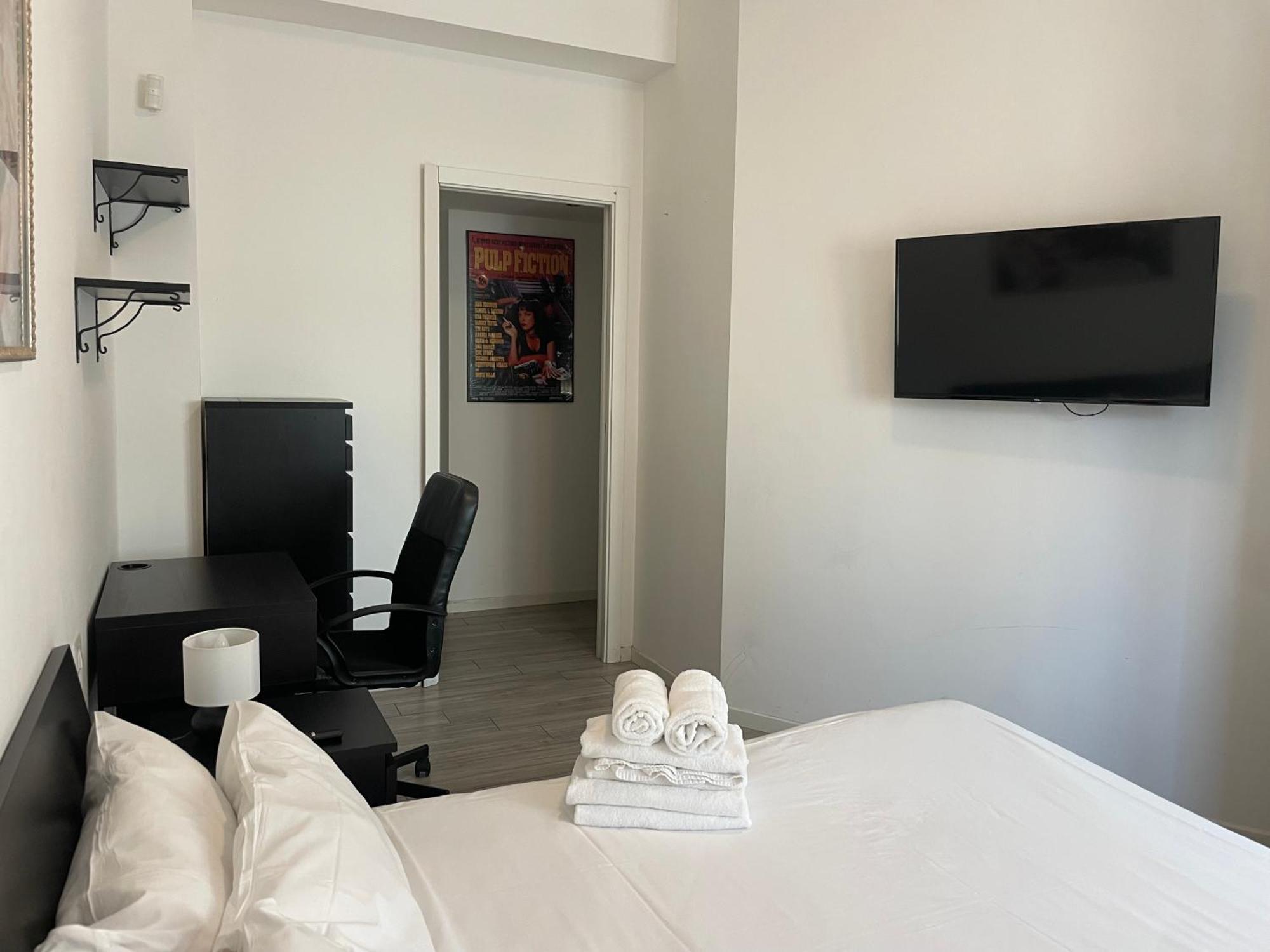 Gardone Apartment - Ampio Appartamento Con 2 Camere Da Letto - Comodo Per Duomo! Milan Bagian luar foto