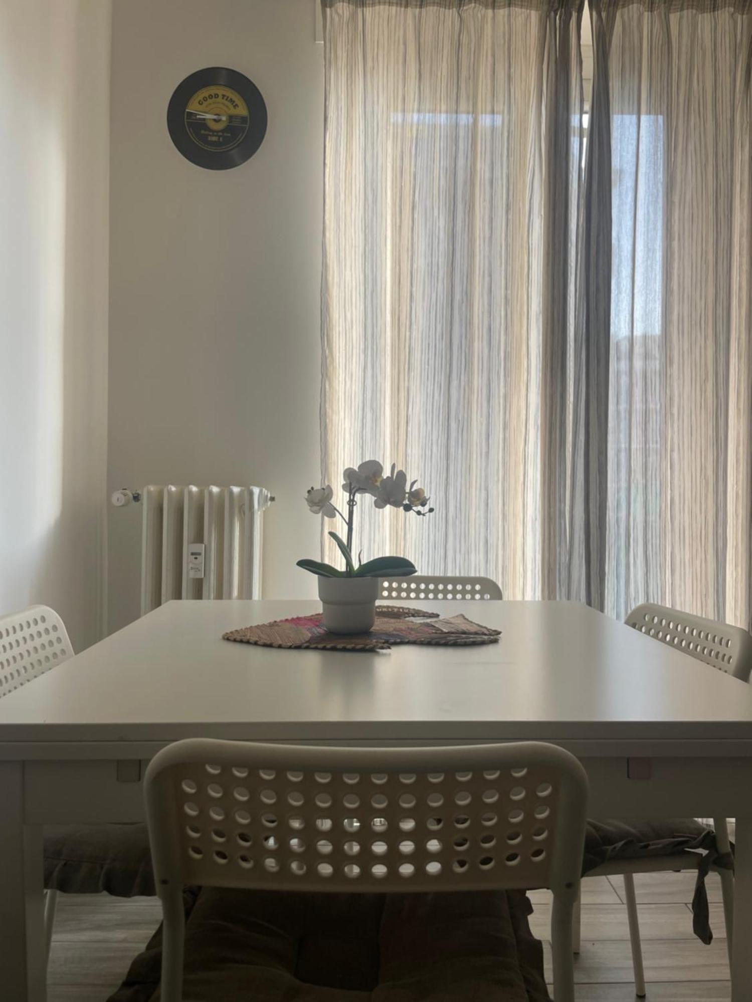 Gardone Apartment - Ampio Appartamento Con 2 Camere Da Letto - Comodo Per Duomo! Milan Bagian luar foto